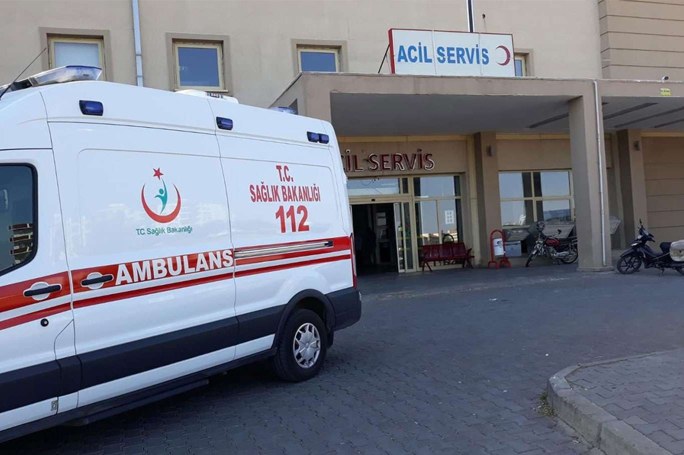 Gaziantep'te büfe olayında hayatını kaybeden şahsın taziyesine silahlı saldırı: 1 yaralı Gaziantep'te büfe olayında hayatını kaybeden şahsın taziyesine silahlı saldırı: 1 yaralı